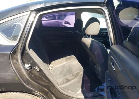 2015 Nissan Altima 2.5 S z USA, uszkodzony, nr VIN 1N4AL3AP4FC283895